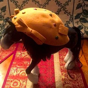 Vintage 100 Wool felt metallic stud head cap.